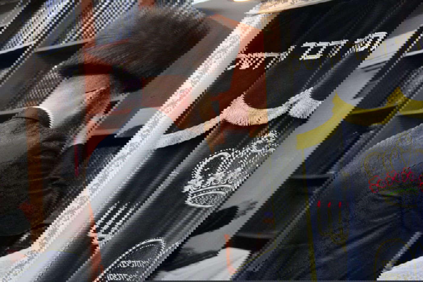 האדמו"ר מקאליב שבת בבני ברק; בית המדרש הוחשך