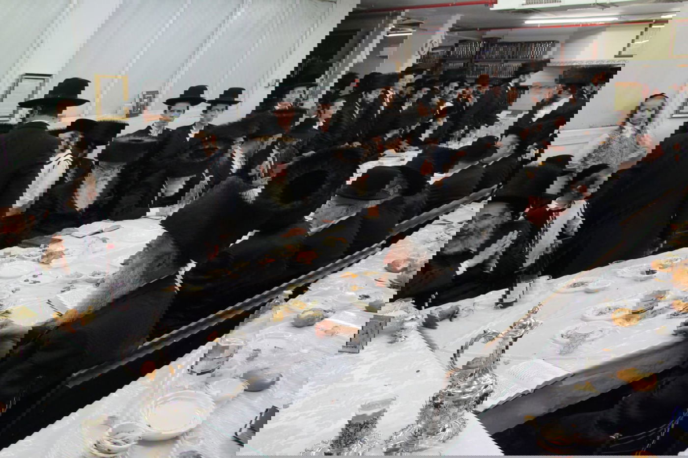 האדמו"ר מקאליב שבת בבני ברק; בית המדרש הוחשך