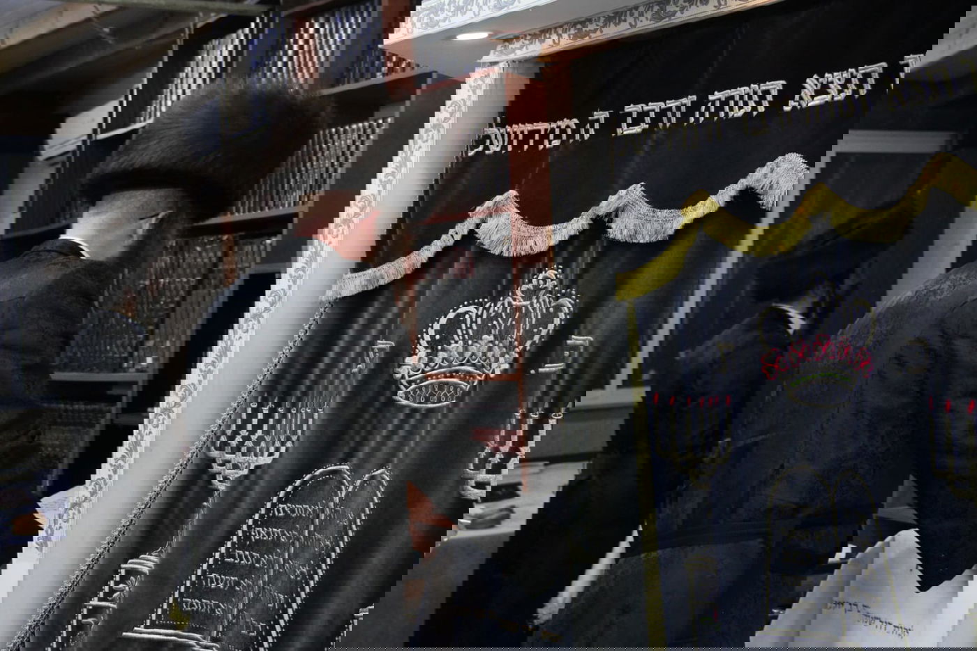 האדמו"ר מקאליב שבת בבני ברק; בית המדרש הוחשך