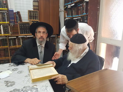 הרב עם מרן הגר"ח