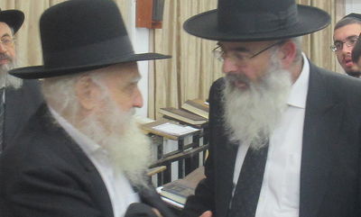 הגר"מ שמידע והגר"צ פרידמן, לפני מספר שנים