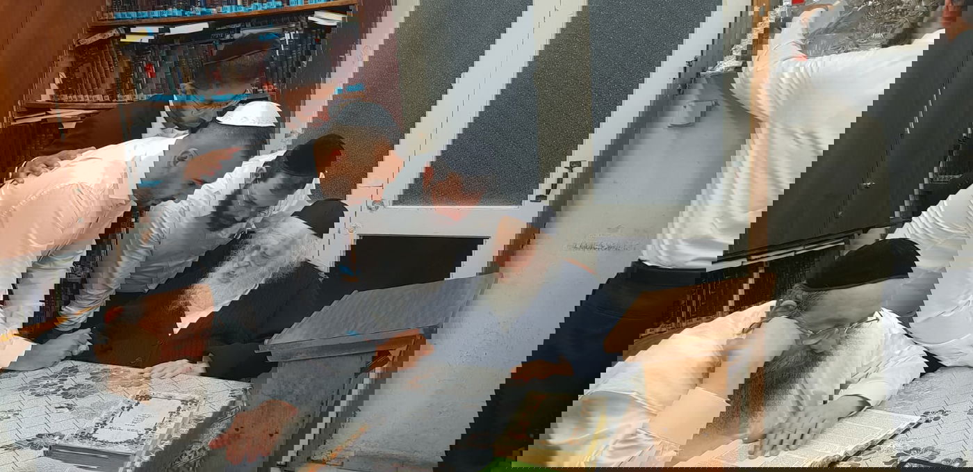 הזמר מאור אדרי התברך ממרן שר התורה