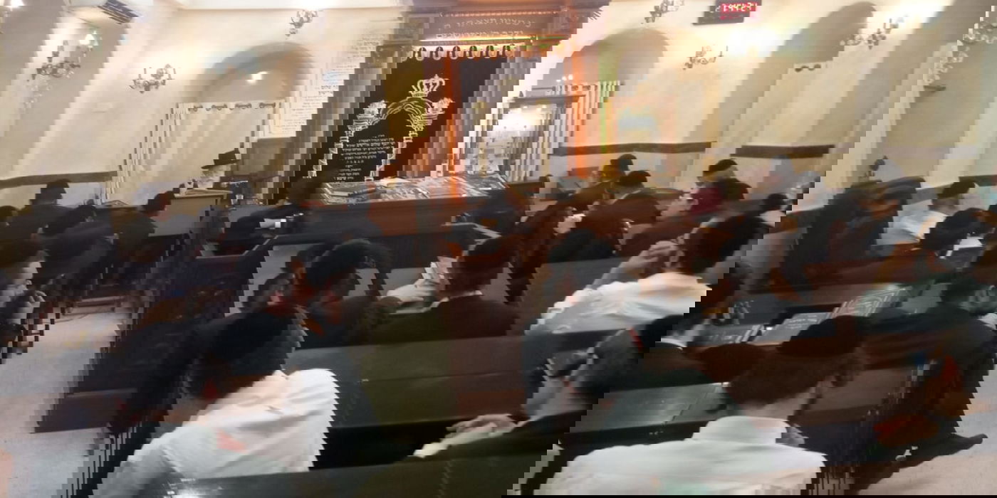 הבן ישב לראשונה על כיסא אביו ומסר שיעור