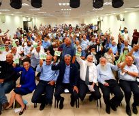 חברי המפלגה, הערב