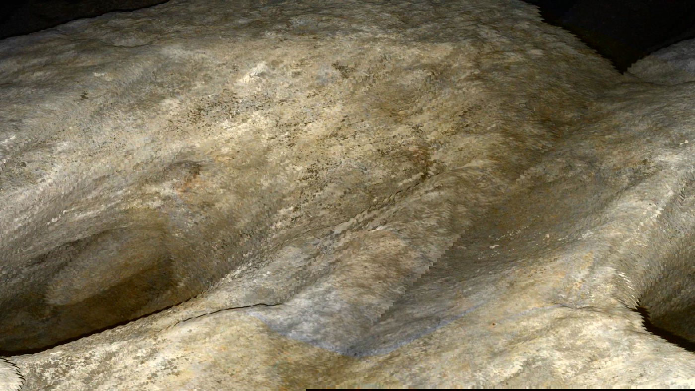 באמצע המשחק גילו הילדים: גבר נכנס לטבול בבור - וטבע