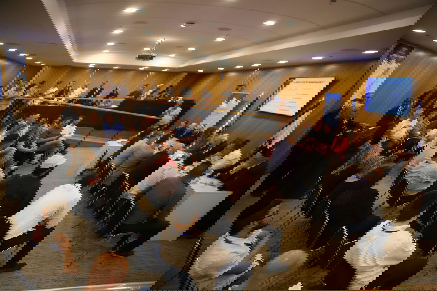 תיעוד: מראות היום הדרמטי בועדת הבחירות