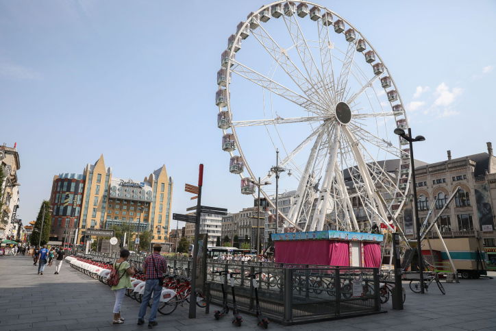 טיול דרך עדשת המצלמה לרחובת אנטוורפן