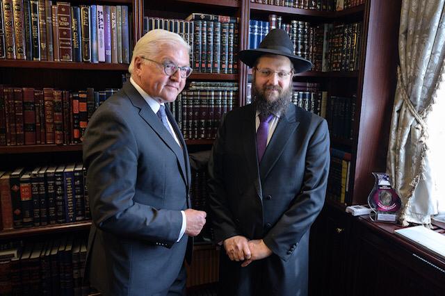 נשיא גרמניה ביקר בביתו של הרב שהותקף