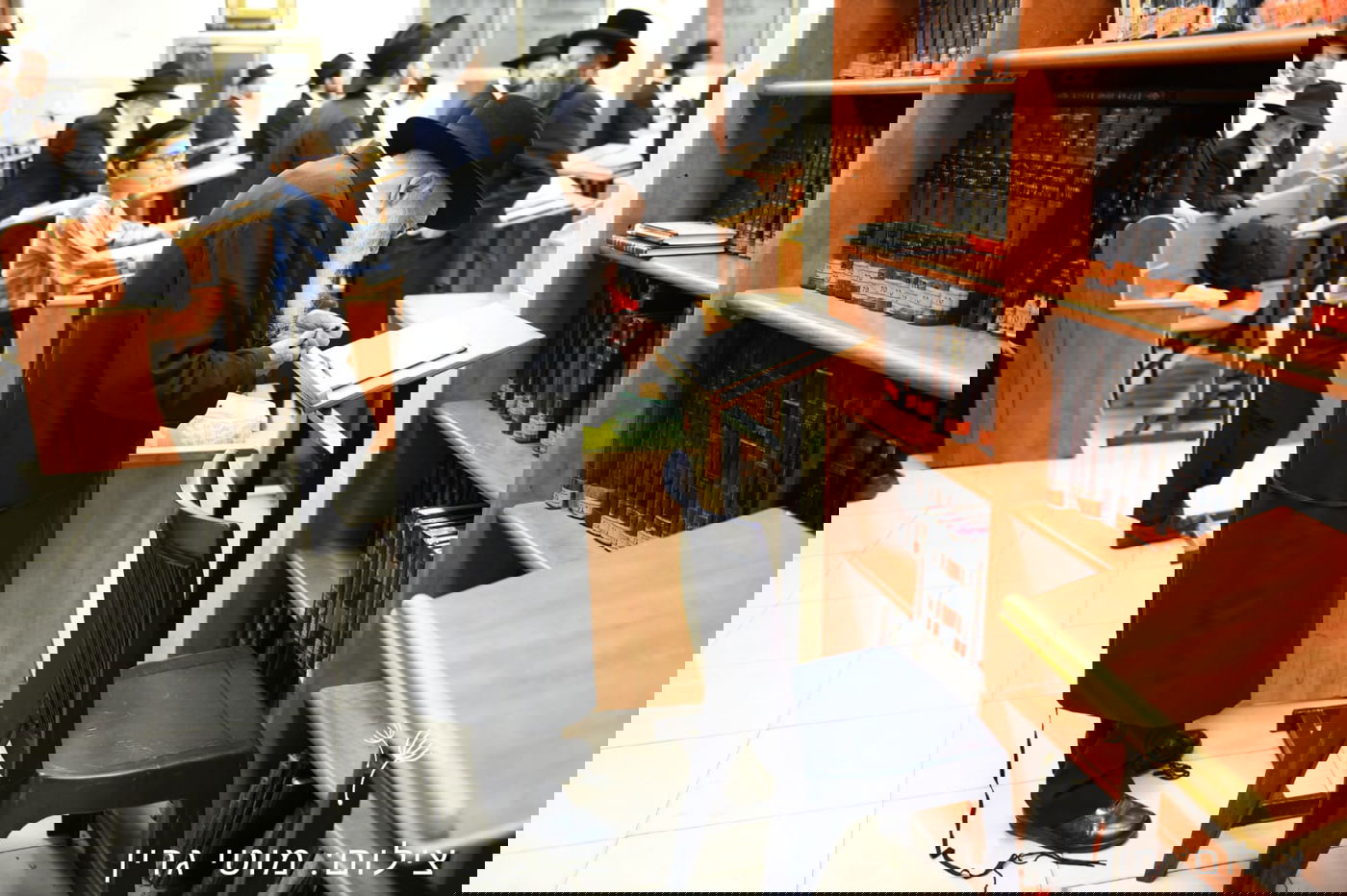 מיוחד: יום בחיי הגאון רבי מאיר גריינמן • צפו