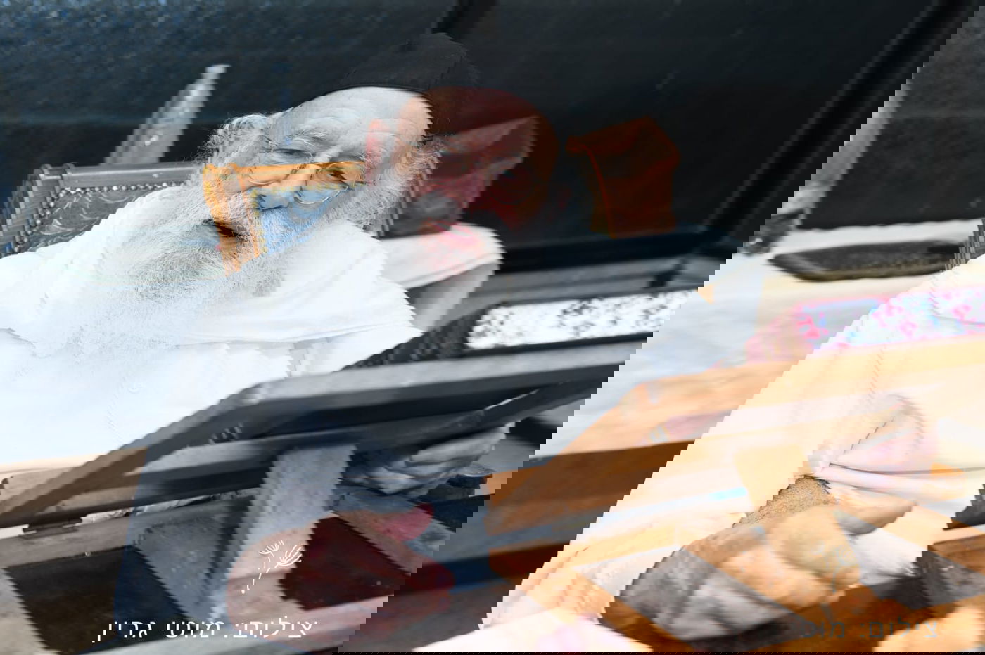 מיוחד: יום בחיי הגאון רבי מאיר גריינמן • צפו