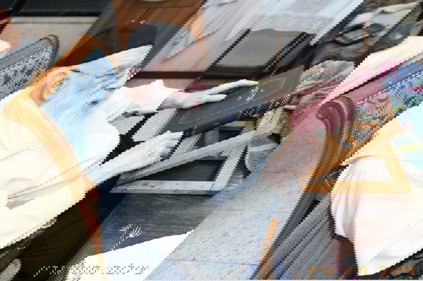 מיוחד: יום בחיי הגאון רבי מאיר גריינמן • צפו