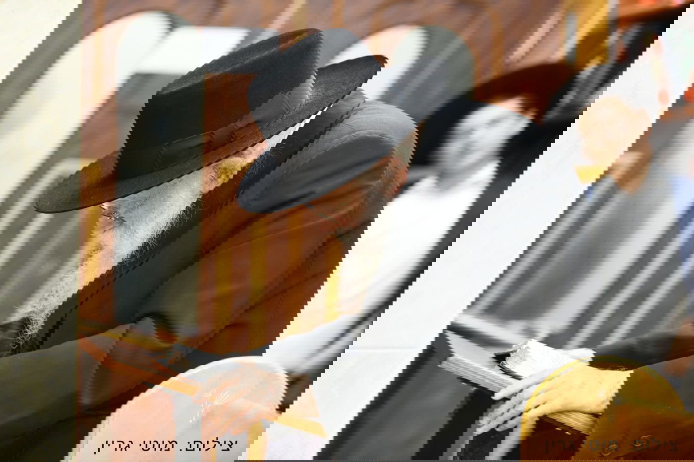 מיוחד: יום בחיי הגאון רבי מאיר גריינמן • צפו