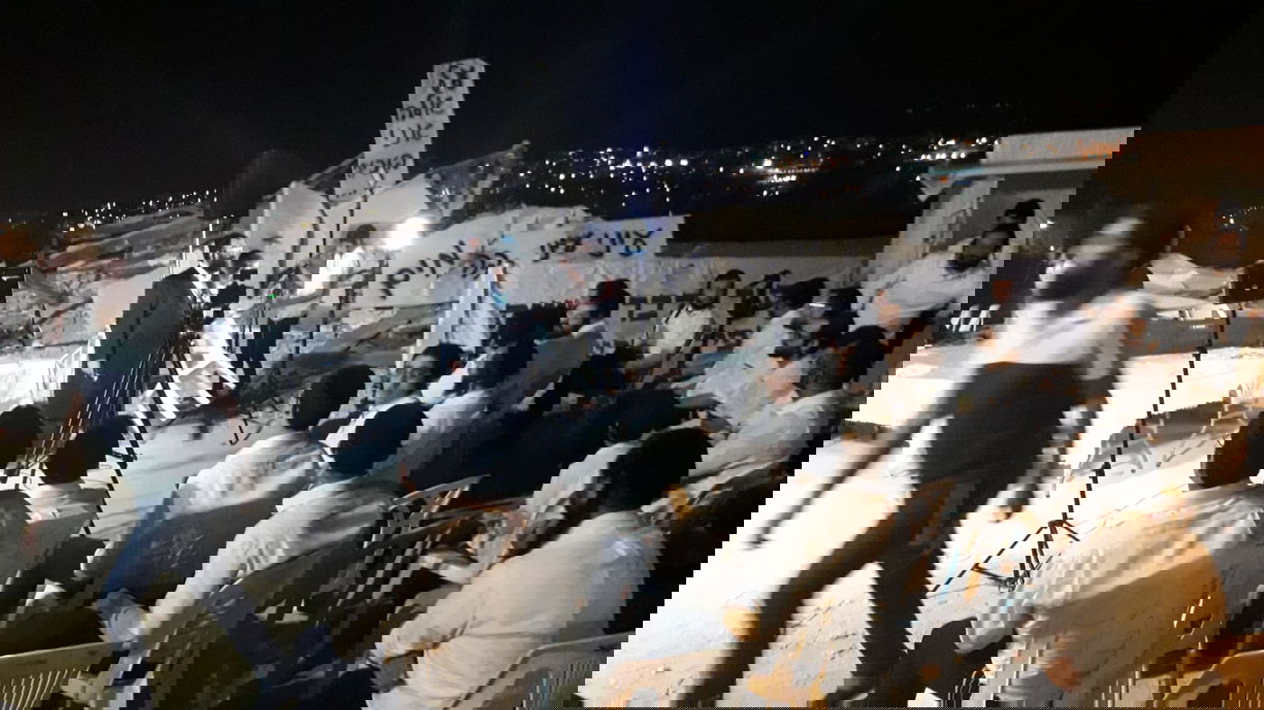 "עַל-אֵלֶּה אֲנִי בוֹכִיָּה": שירת האבל בבית שמש • צפו