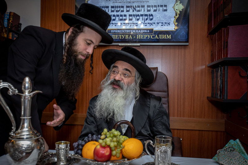 'טיש' במוסקבה לכבוד ר"ח מנחם-אב. תיעוד