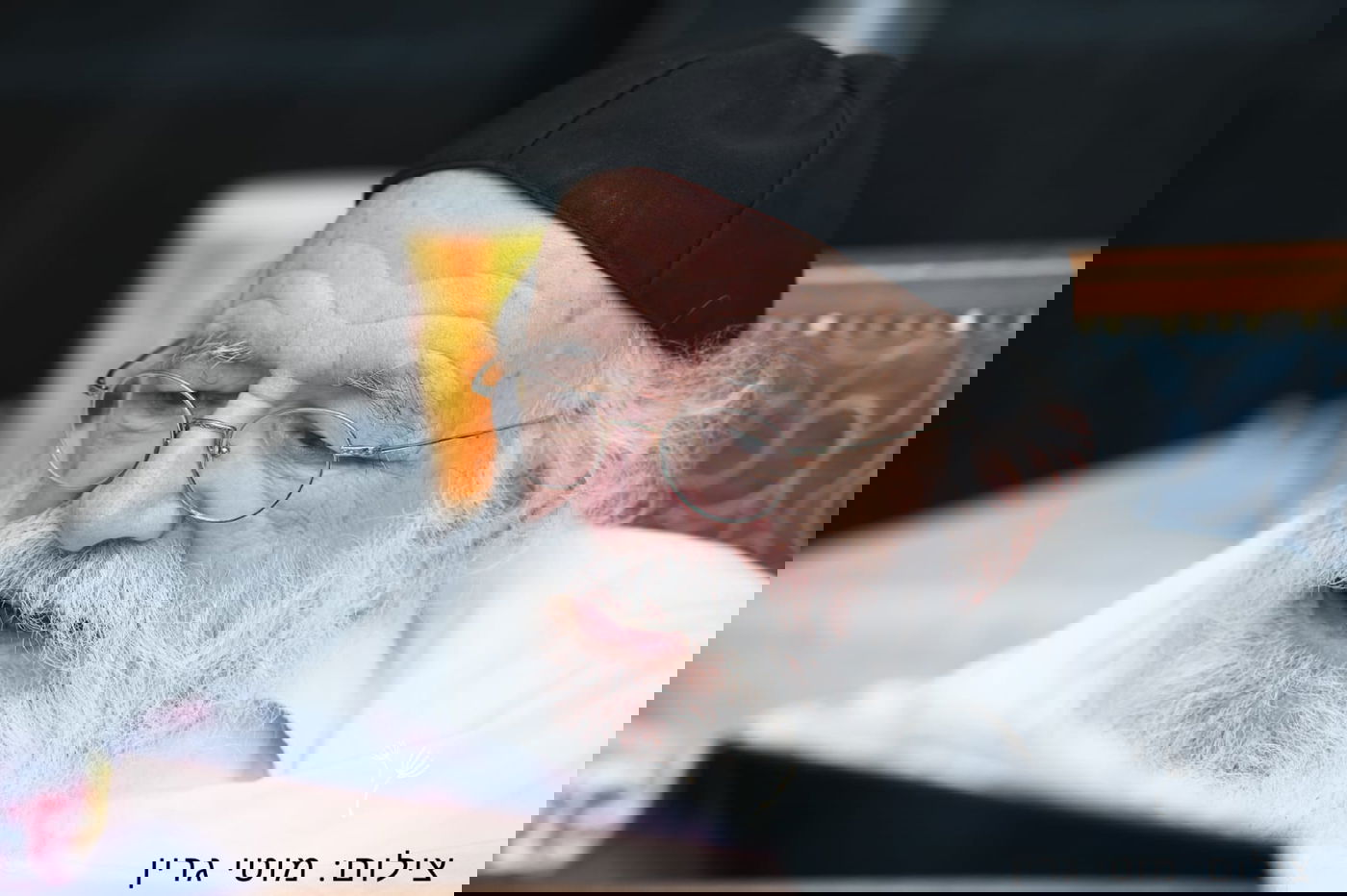 מיוחד: יום בחיי הגאון רבי מאיר גריינמן • צפו