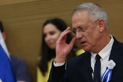 הטעות של בני גנץ: "אם בארזים נפלה שלכת"...