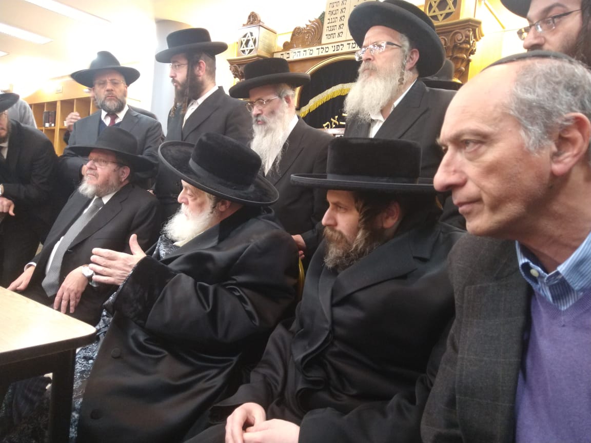 האדמו"ר מתולדות אברהם יצחק בקהילת 'סוכת דוד' בארגנטינה