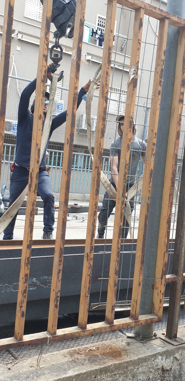 "הקראוון - בלתי חוקי": תושבי שיכון ג' מאיימים בתביעה נגד עיריית בני ברק