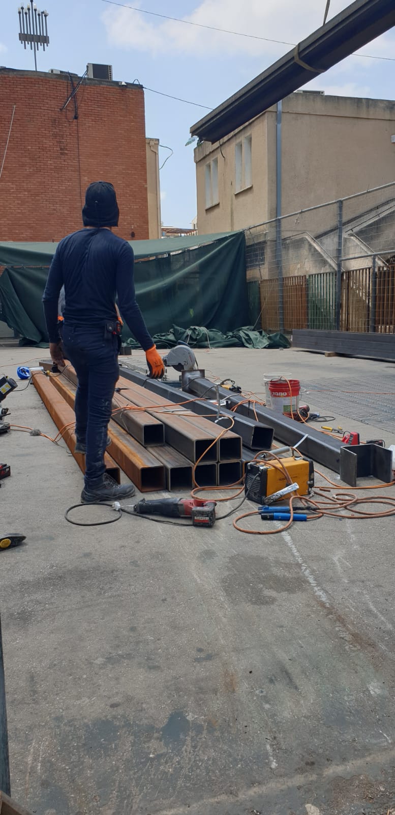 "הקראוון - בלתי חוקי": תושבי שיכון ג' מאיימים בתביעה נגד עיריית בני ברק