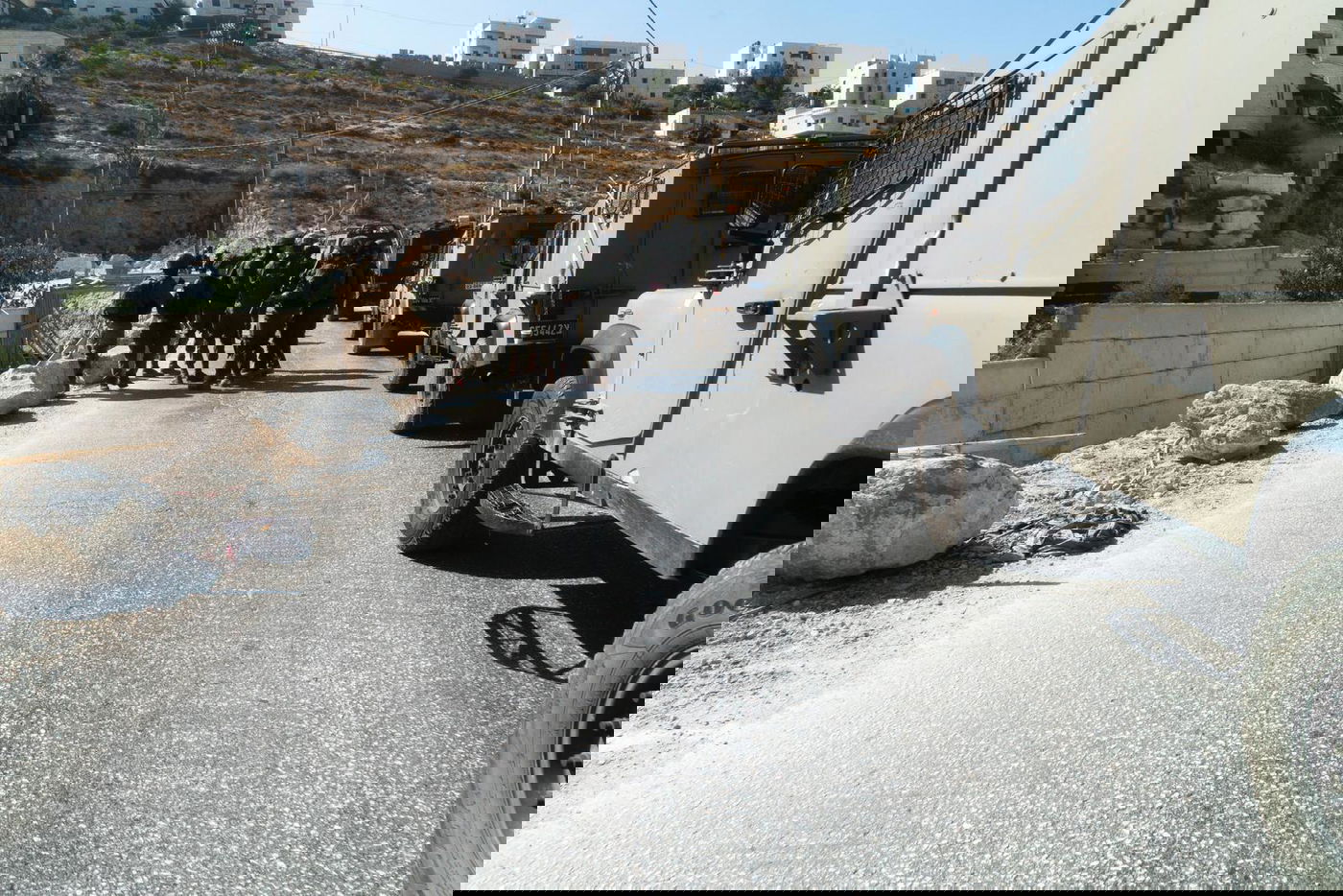 המצוד נמשך: צה"ל פשט על הכפר הפלסטיני בית פג'אר