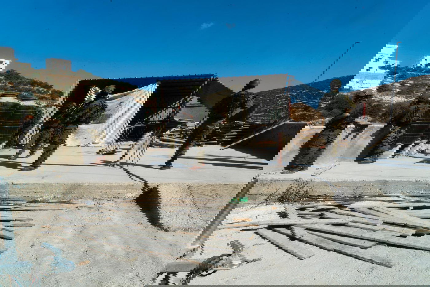 המצוד נמשך: צה"ל פשט על הכפר הפלסטיני בית פג'אר