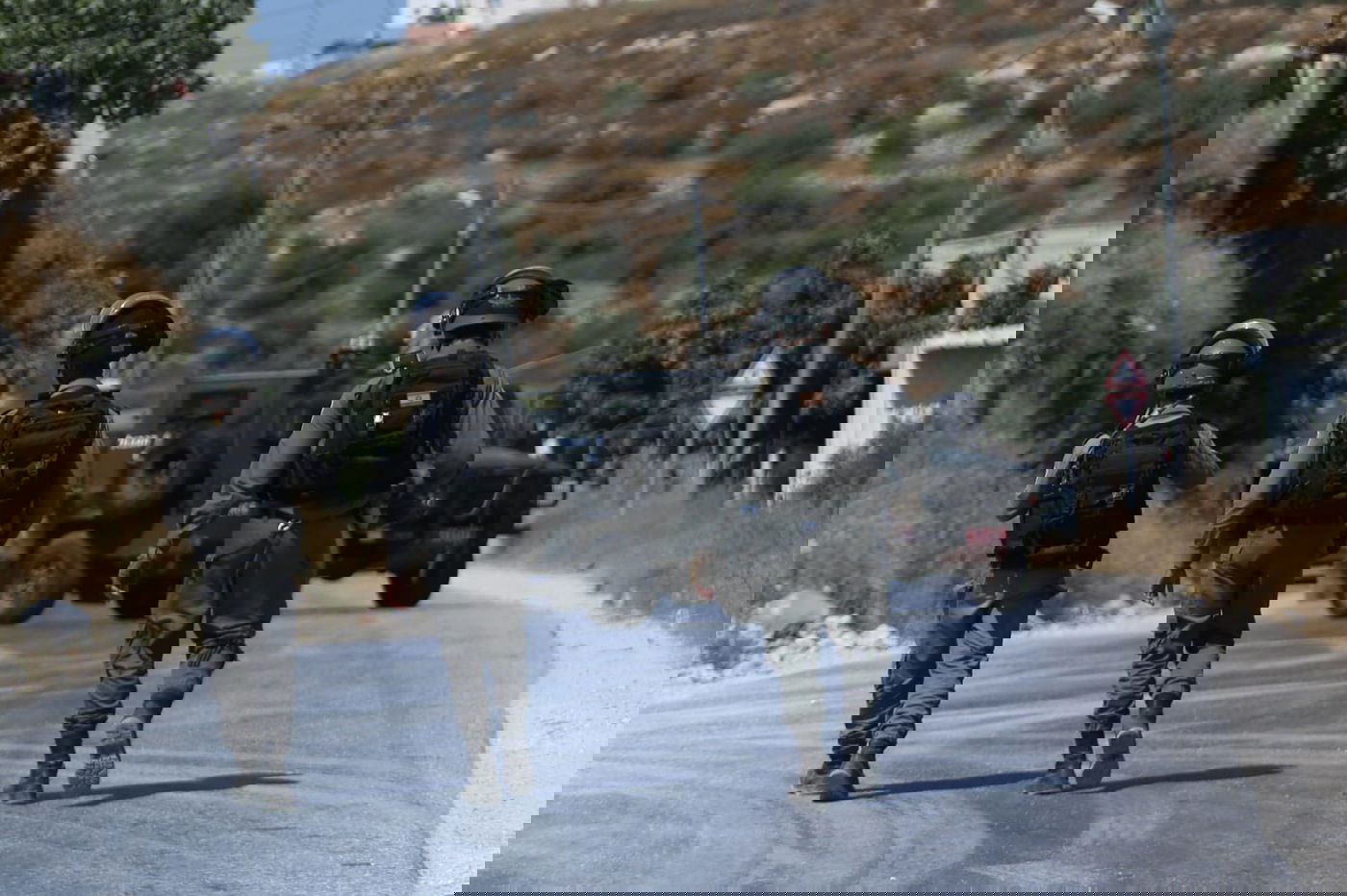 המצוד נמשך: צה"ל פשט על הכפר הפלסטיני בית פג'אר