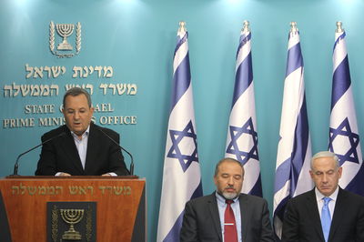 נתניהו, ליברמן וברק בימים אחרים