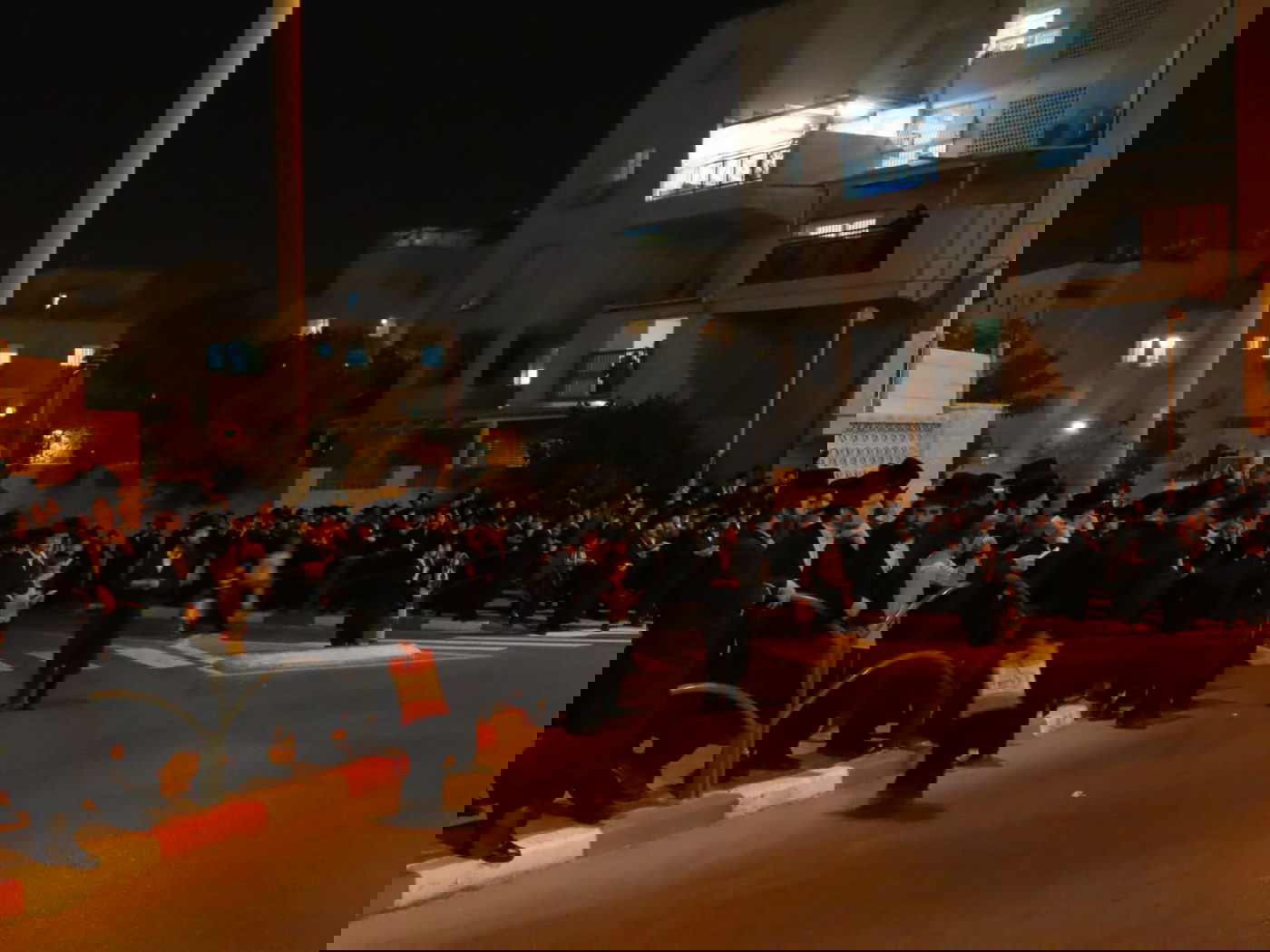 הפגנות סוערות באלעד כנגד 'המויסר' • צפו