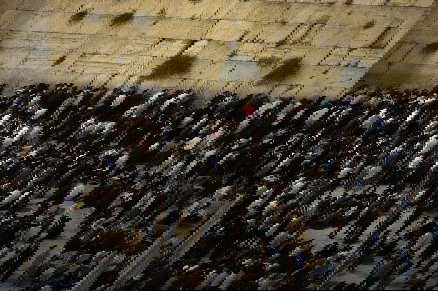 מבט מלמעלה: האבל על חורבן הבית, בכותל