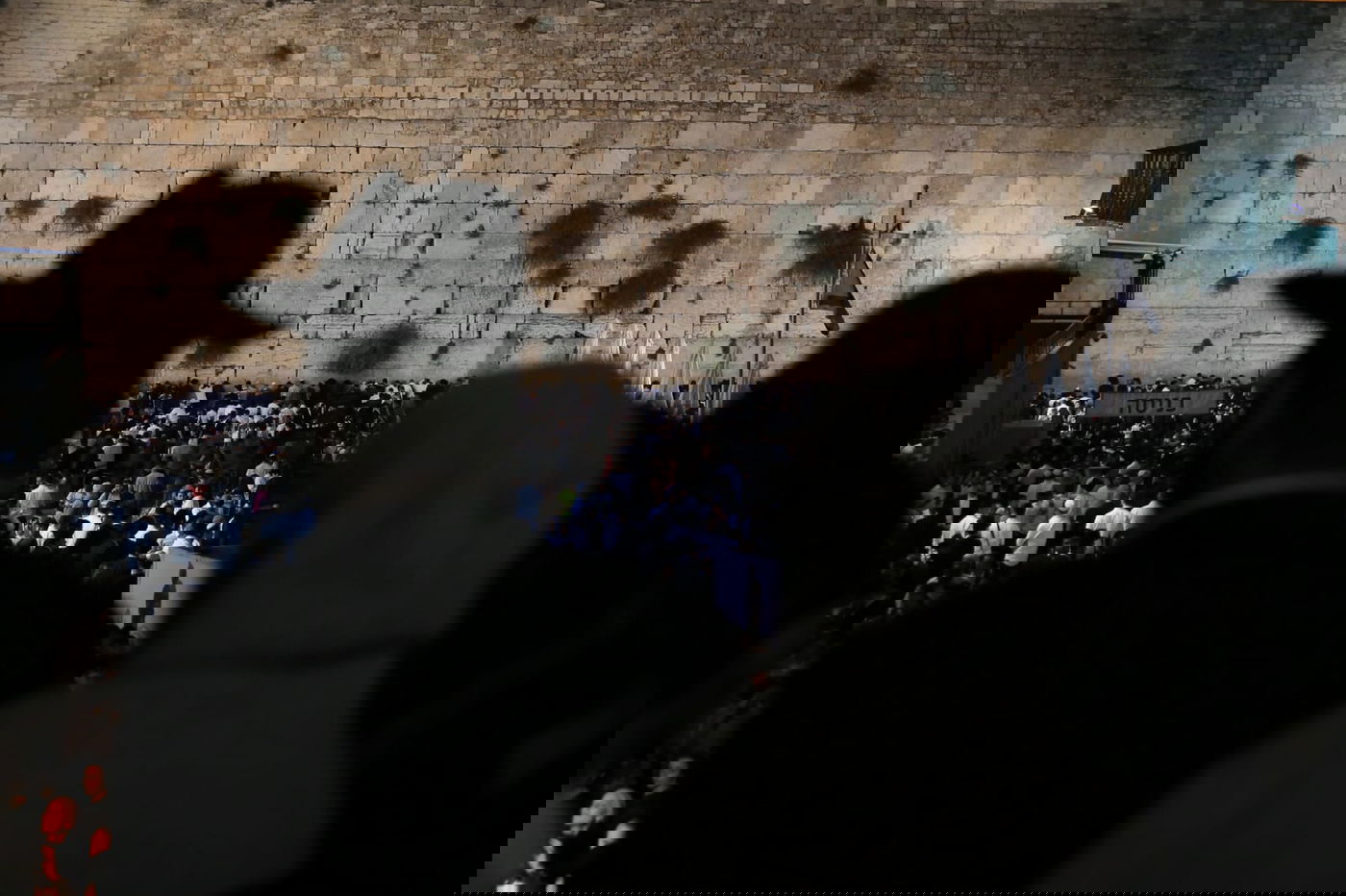 מבט מלמעלה: האבל על חורבן הבית, בכותל