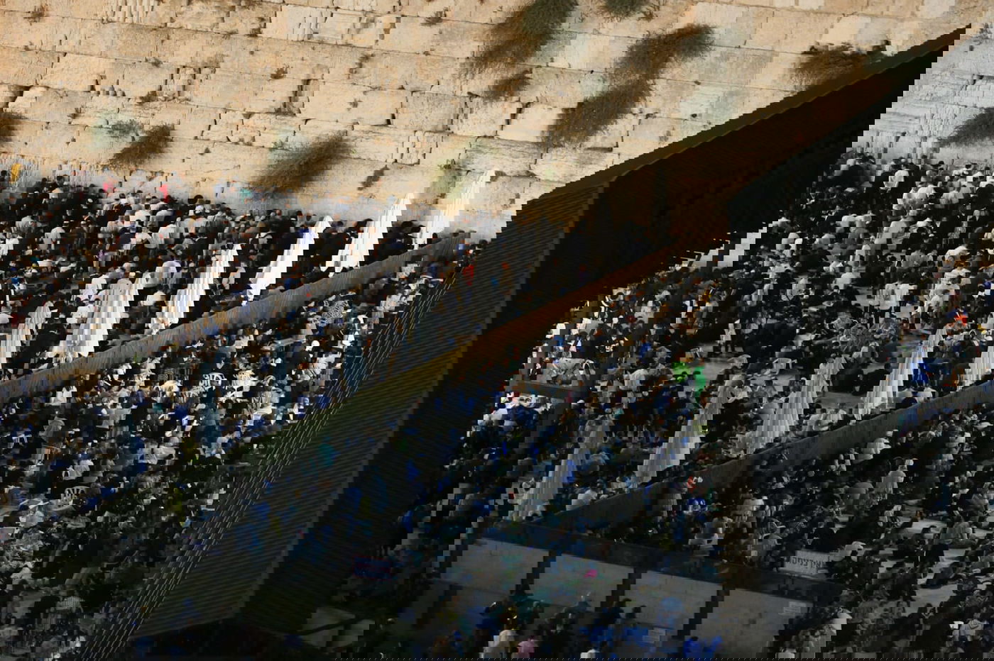 מבט מלמעלה: האבל על חורבן הבית, בכותל