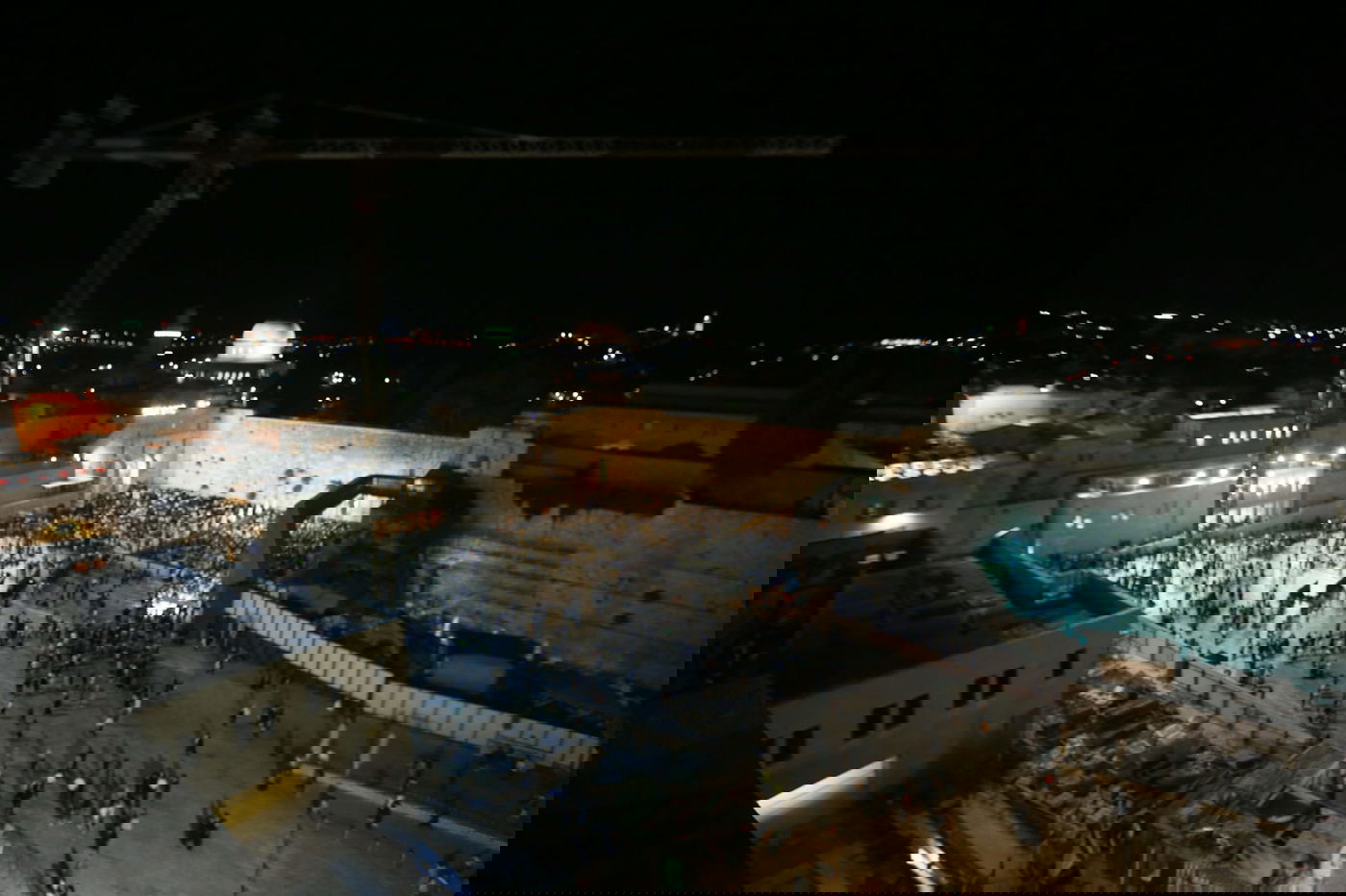 מבט מלמעלה: האבל על חורבן הבית, בכותל