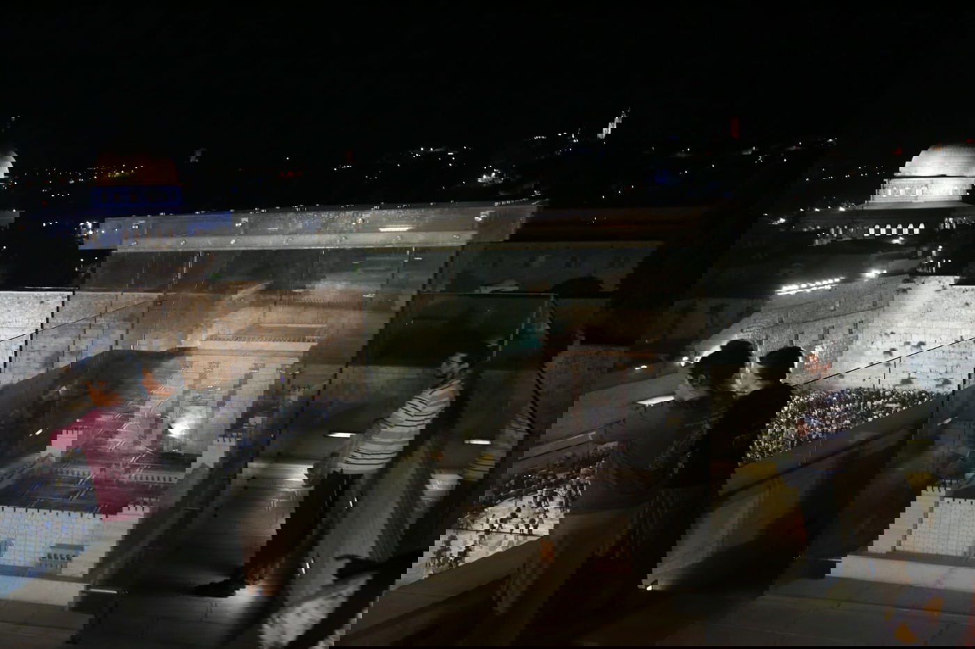 מבט מלמעלה: האבל על חורבן הבית, בכותל