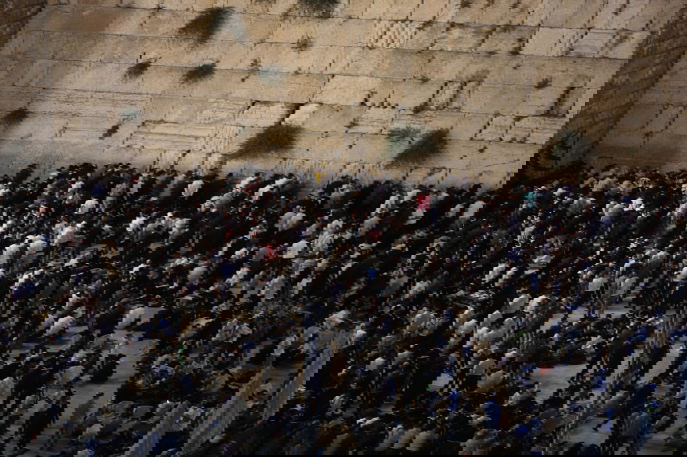 מבט מלמעלה: האבל על חורבן הבית, בכותל