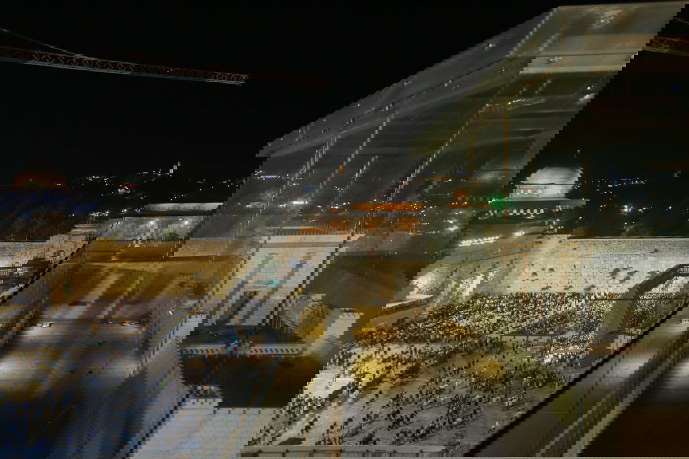 מבט מלמעלה: האבל על חורבן הבית, בכותל