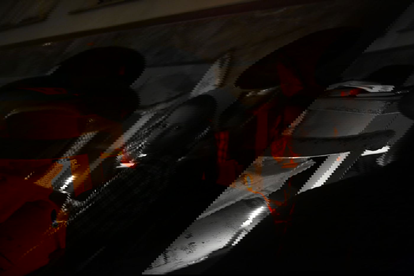 במאה שערים קוננו על החורבן לאור הנרות