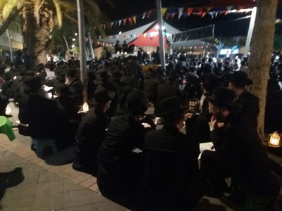 צפו: חסידי גור מקוננים ברחובות העיר ערד