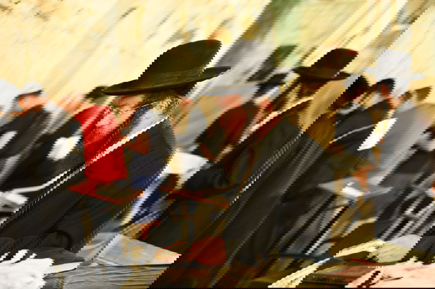 צאת הצום ברחבת הכותל המערבי • גלריה