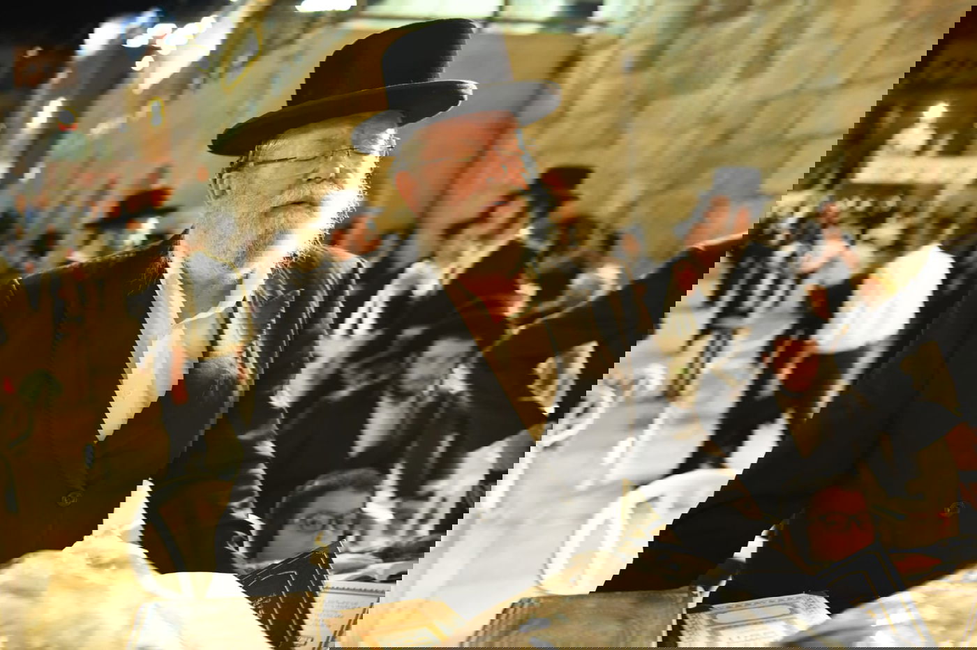 צאת הצום ברחבת הכותל המערבי • גלריה