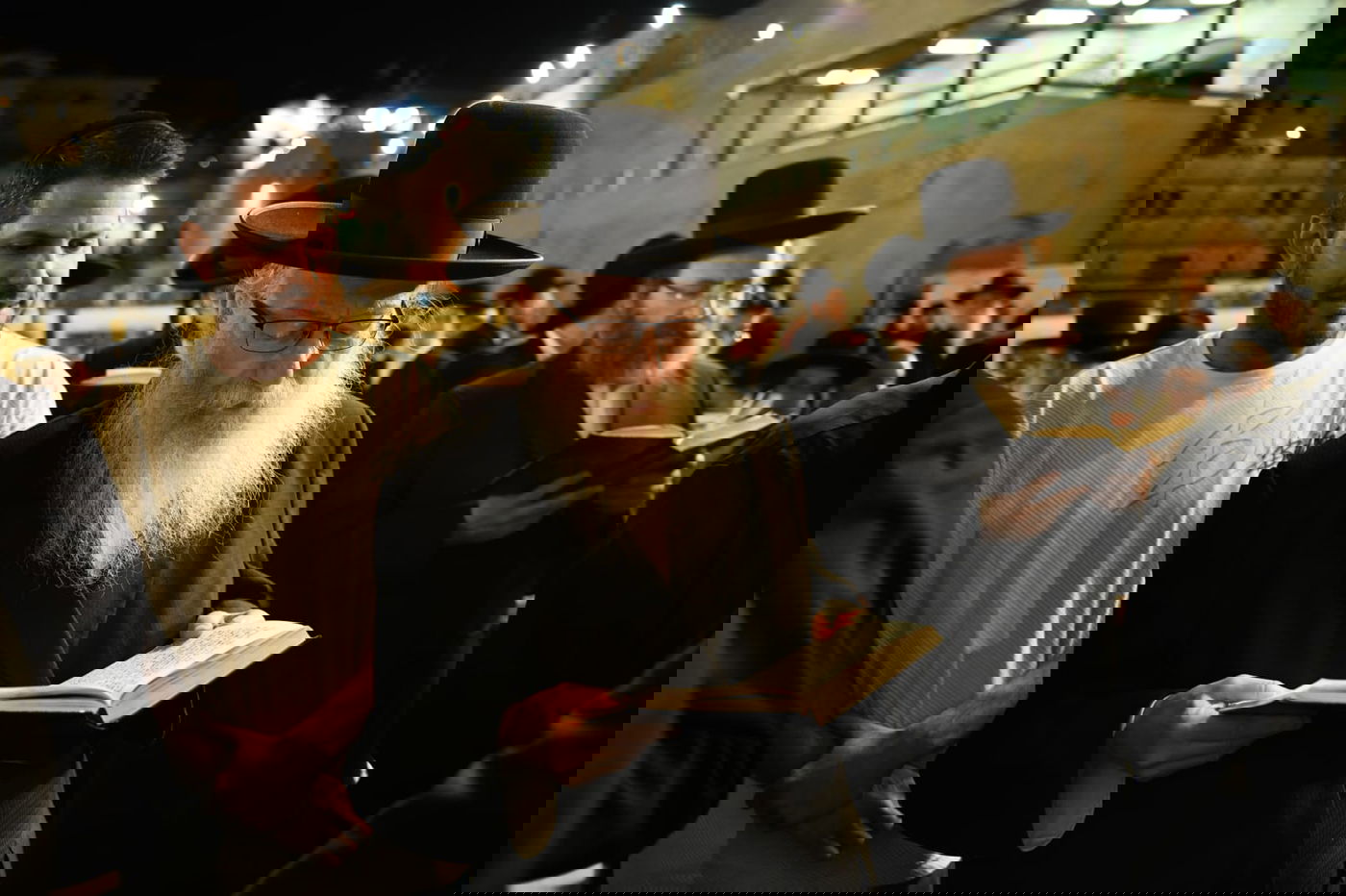 צאת הצום ברחבת הכותל המערבי • גלריה