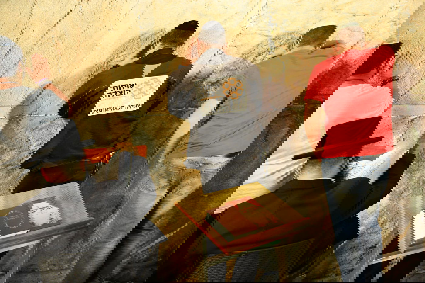 צאת הצום ברחבת הכותל המערבי • גלריה