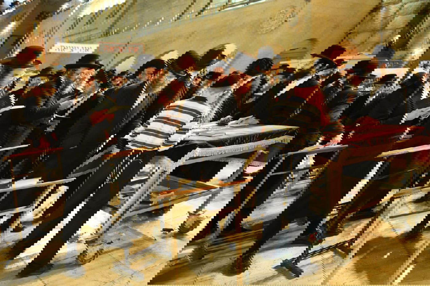 צאת הצום ברחבת הכותל המערבי • גלריה