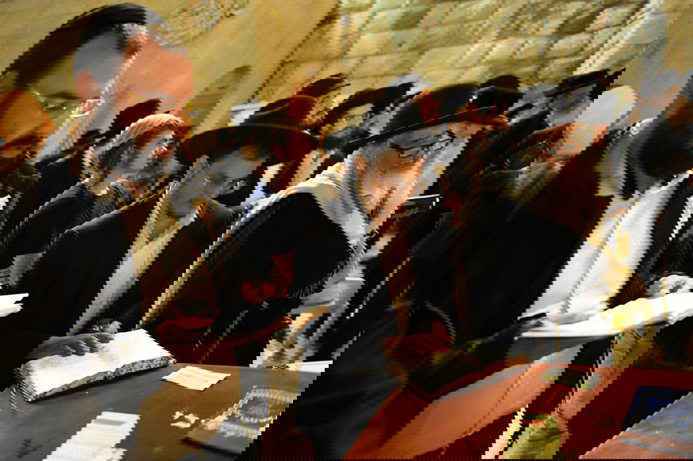 צאת הצום ברחבת הכותל המערבי • גלריה