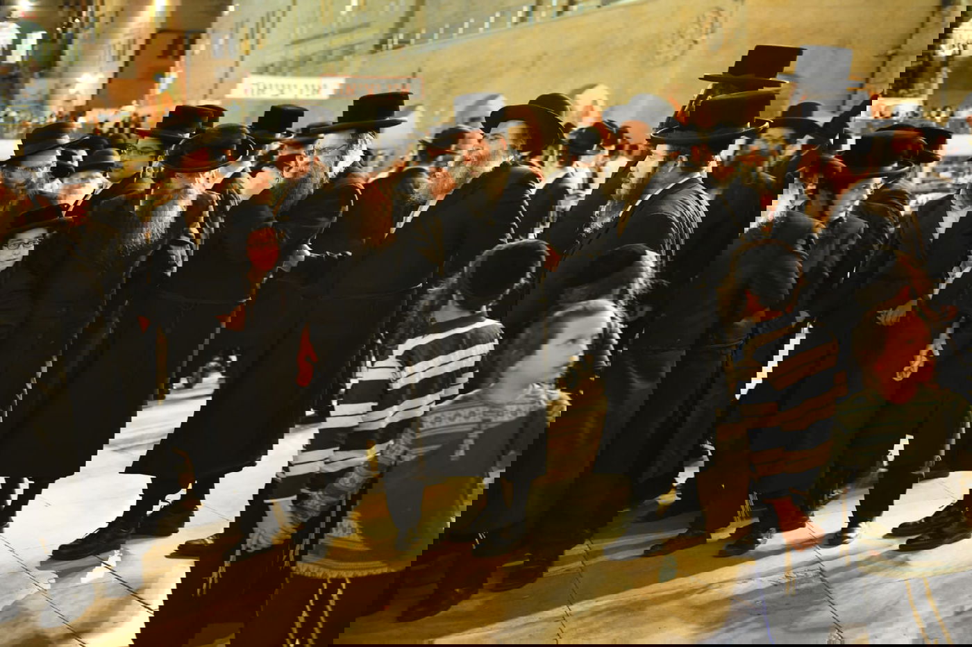 צאת הצום ברחבת הכותל המערבי • גלריה