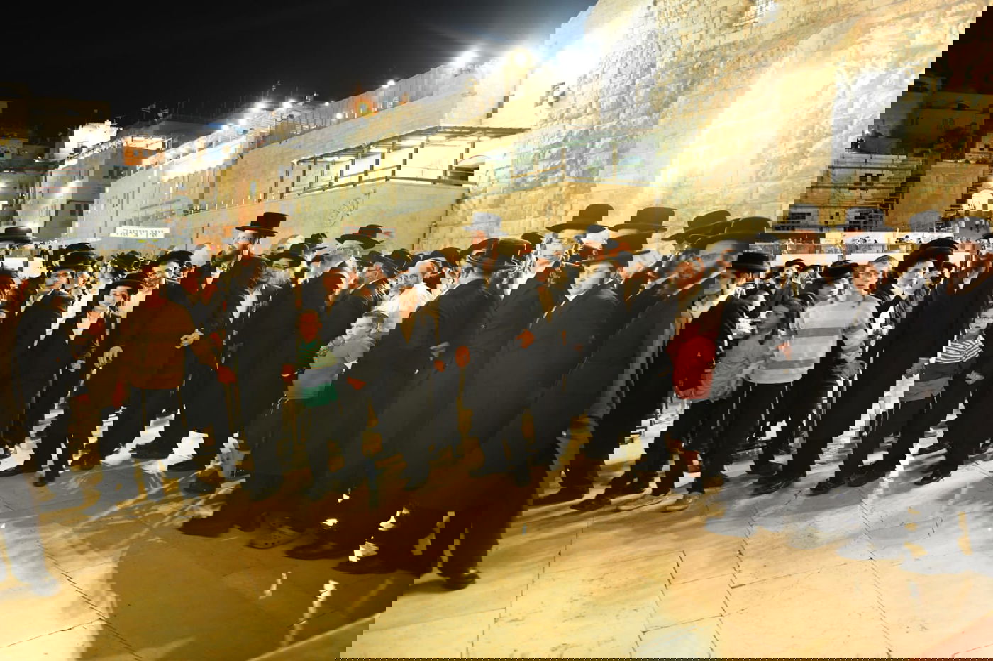 צאת הצום ברחבת הכותל המערבי • גלריה