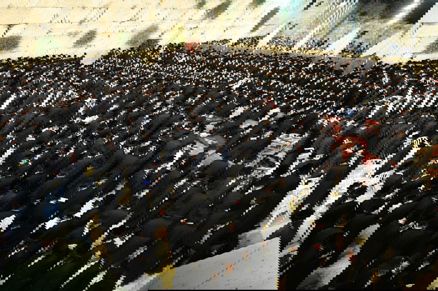 צאת הצום ברחבת הכותל המערבי • גלריה