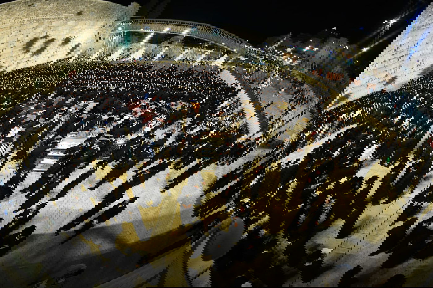 צאת הצום ברחבת הכותל המערבי • גלריה