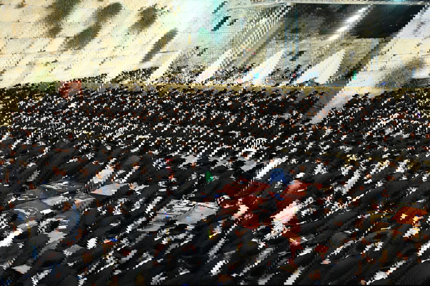 צאת הצום ברחבת הכותל המערבי • גלריה