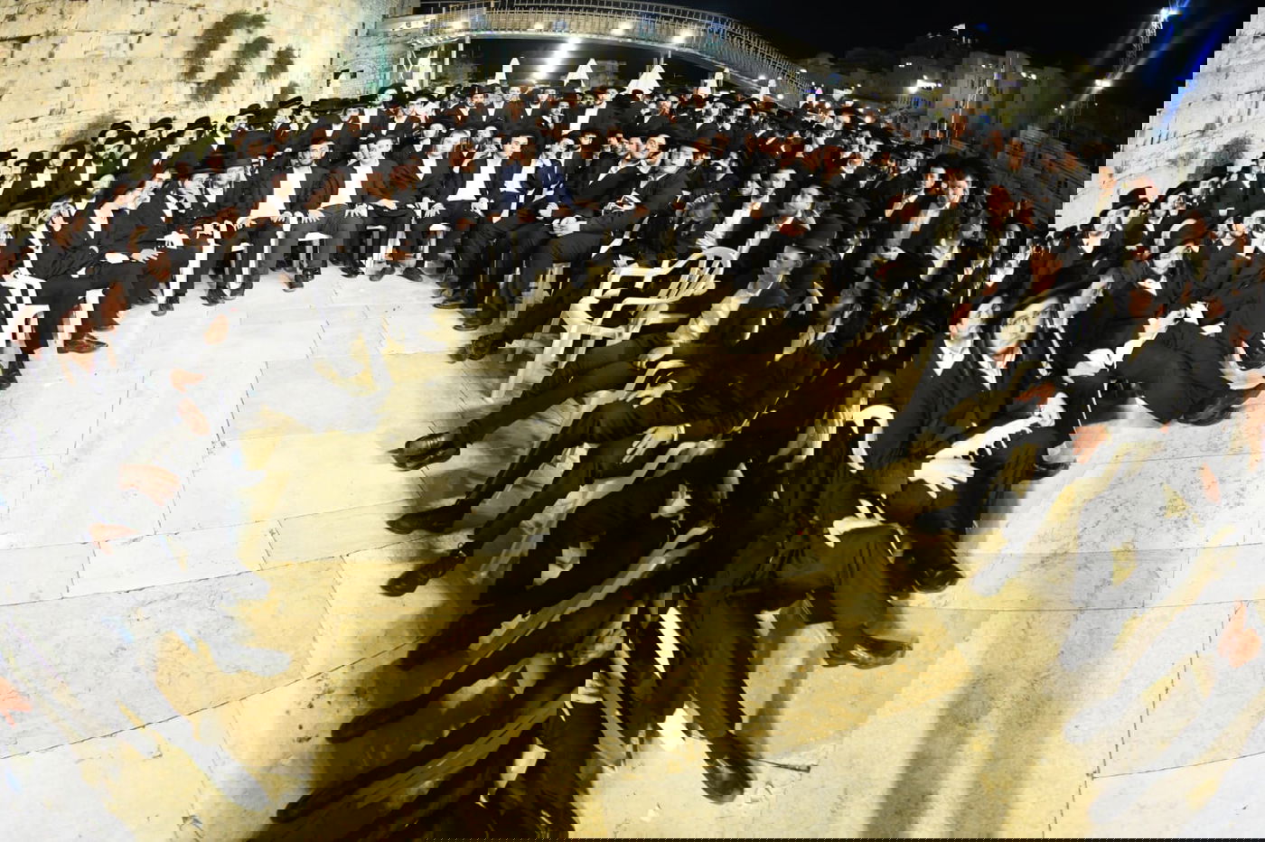 צאת הצום ברחבת הכותל המערבי • גלריה