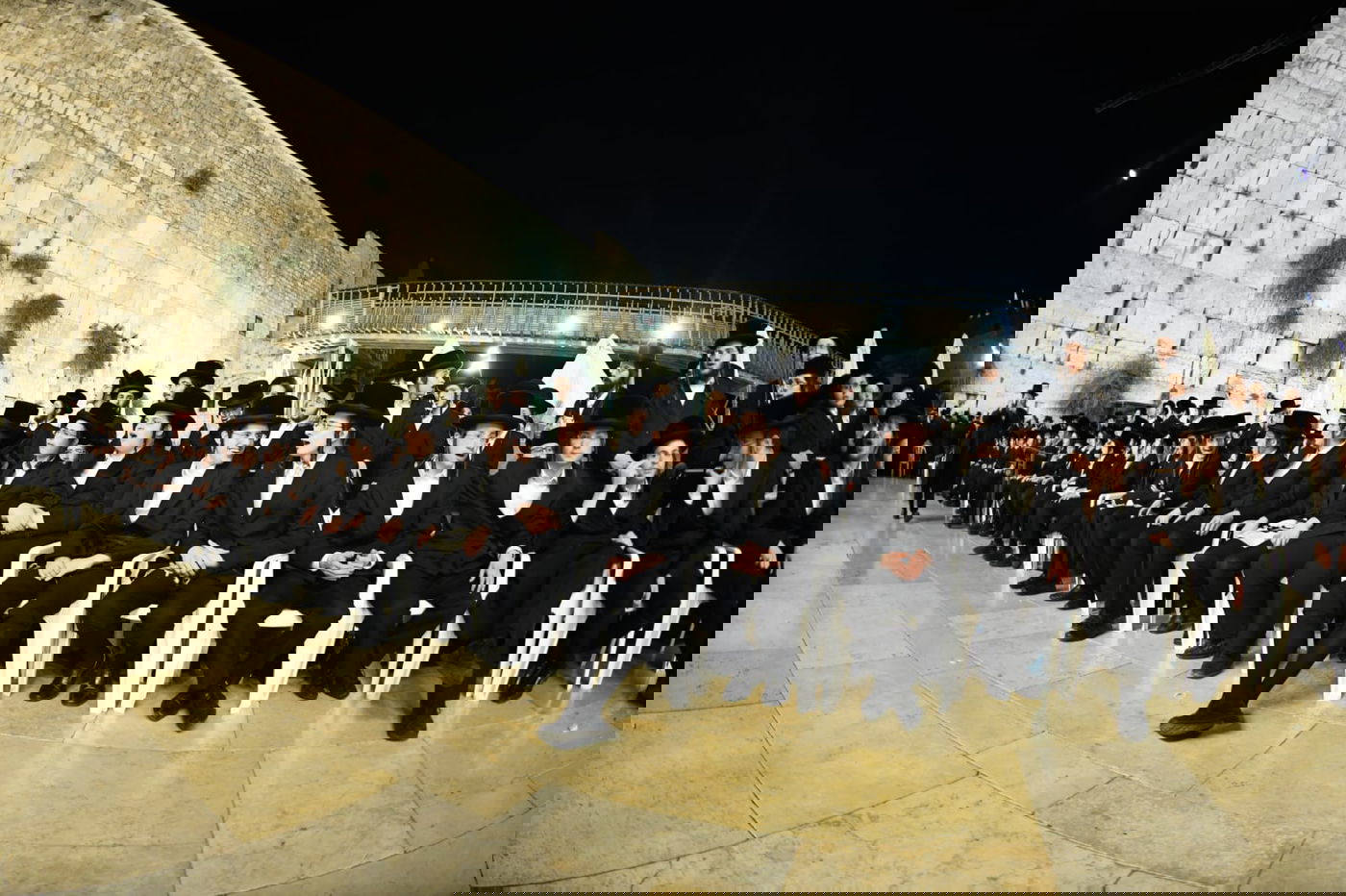 צאת הצום ברחבת הכותל המערבי • גלריה